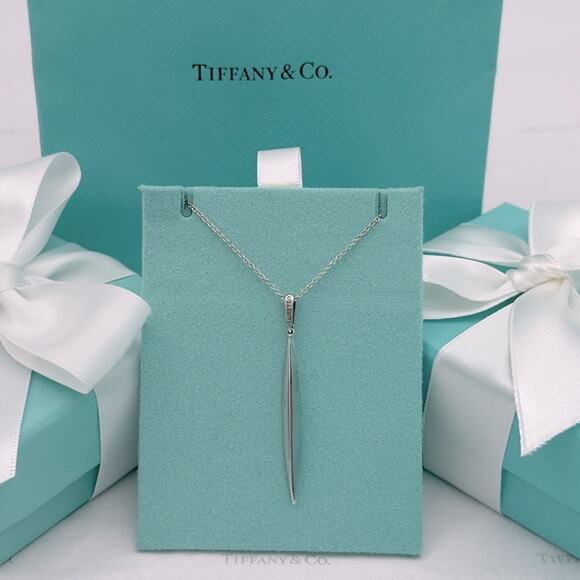 Tiffany & Co. 18K White Gold Feather Pendant Pendant Charm 750 Gift Pouch & Box - Picture 10 of 12